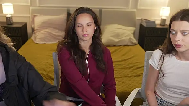 Snapshot of Regina_Sweet054 chatting on 09.24.25 Regina Sweet054 online show from 09.24.25