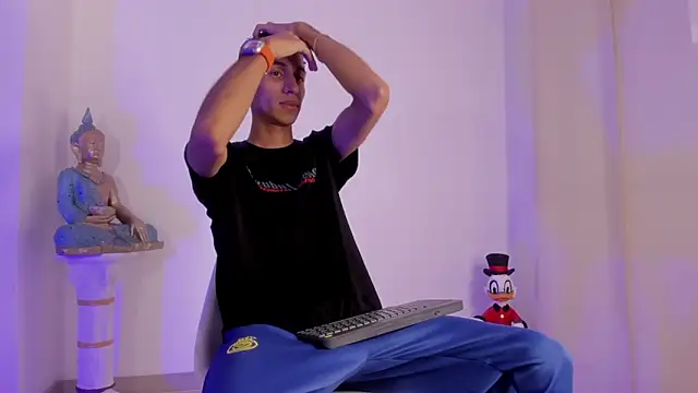 Snapshot of CamiiloRivera chatting on 09.19.25 CamiiloRivera online show from 09.19.25