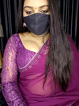 Snapshot of Webrowncouple chatting on 10.02.25 Webrowncouple online show from 10.02.25