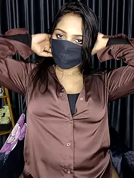 Snapshot of Webrowncouple chatting on 10.06.25 Webrowncouple online show from 10.06.25