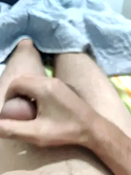 Snapshot of emrekzlk52 chatting on 10.02.25 emrekzlk52 online show from 10.02.25