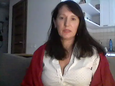 Snapshot of Elena48324 chatting on 10.15.25 Elena48324 online show from 10.15.25