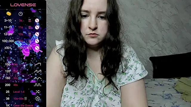 Snapshot of alice_allens chatting on 09.21.25 alice allens online show from 09.21.25