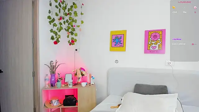 Snapshot of AprilAddams_ chatting on 09.13.25 AprilAddams online show from 09.13.25