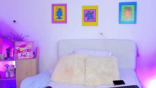 Snapshot of AprilAddams_ chatting on 10.14.25 AprilAddams online show from 10.14.25