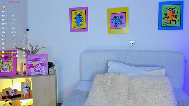 Snapshot of AprilAddams_ chatting on 10.28.25 AprilAddams online show from 10.28.25