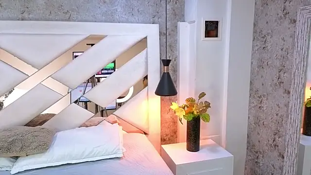 Snapshot of Saara_evans_ chatting on 09.13.25 Saara evans online show from 09.13.25