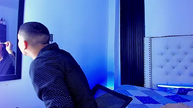 Snapshot of Latin_Boyss_ chatting on 11.05.25 Latin Boyss online show from 11.05.25