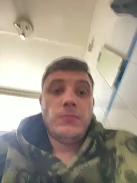 Snapshot of kisspussy1993 chatting on 11.11.25 kisspussy1993 online show from 11.11.25