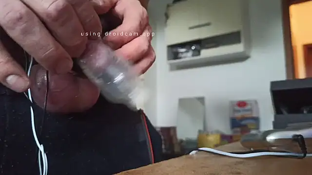 Snapshot of Thompsen1992 chatting on 10.26.25 Thompsen1992 online show from 10.26.25