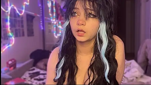 Snapshot of nikoli_naw chatting on 10.26.25 nikoli naw online show from 10.26.25