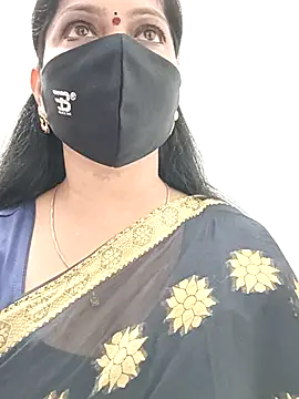 Snapshot of shivani27 chatting on 09.11.25 shivani27 online show from 09.11.25