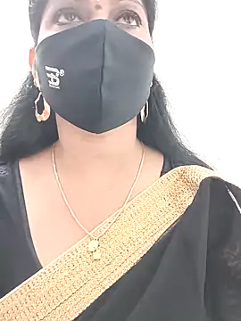 Snapshot of shivani27 chatting on 10.02.25 shivani27 online show from 10.02.25