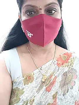 Snapshot of shivani27 chatting on 10.04.25 shivani27 online show from 10.04.25