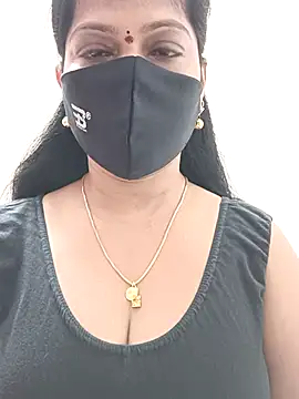 Snapshot of shivani27 chatting on 10.08.25 shivani27 online show from 10.08.25