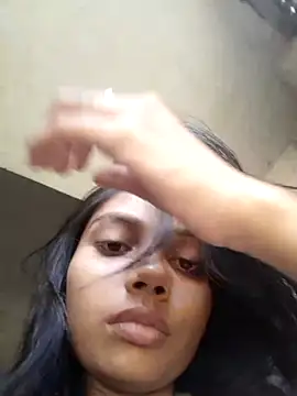 Snapshot of queen_girl_ chatting on 09.29.25 queen girl  online show from 09.29.25