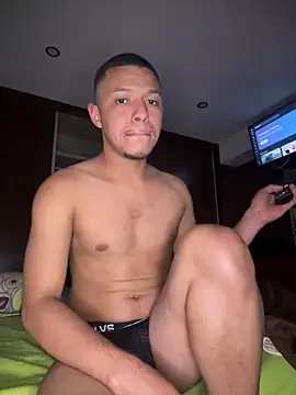 Snapshot of Mlkrrp chatting on 09.24.25 Mlkrrp online show from 09.24.25