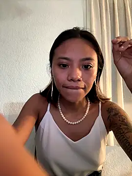 Snapshot of Nia_Desire chatting on 09.19.25 Nia Desire online show from 09.19.25