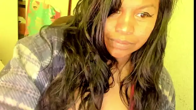Snapshot of ebonylouissexyhot chatting on 09.11.25 ebonylouissexyhot online show from 09.11.25