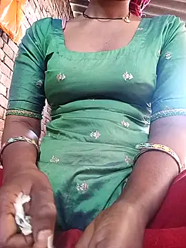 Snapshot of Reeta-rani chatting on 11.01.25 Reeta-rani online show from 11.01.25