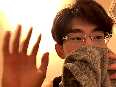 Snapshot of kurusu46 chatting on 10.19.25 kurusu46 online show from 10.19.25