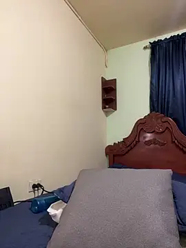 Snapshot of MaxDell chatting on 09.12.25 MaxDell online show from 09.12.25