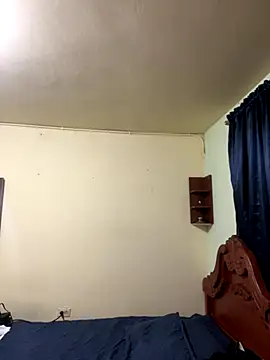 Snapshot of MaxDell chatting on 09.17.25 MaxDell online show from 09.17.25