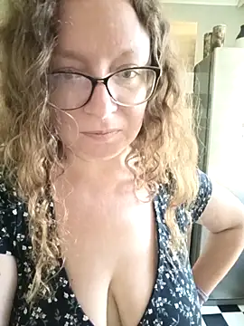 Snapshot of PerpetuaAnastagi chatting on 09.21.25 PerpetuaAnastagi online show from 09.21.25