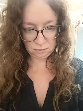 Snapshot of PerpetuaAnastagi chatting on 09.30.25 PerpetuaAnastagi online show from 09.30.25