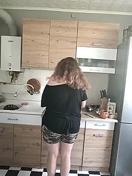 Snapshot of PerpetuaAnastagi chatting on 10.04.25 PerpetuaAnastagi online show from 10.04.25