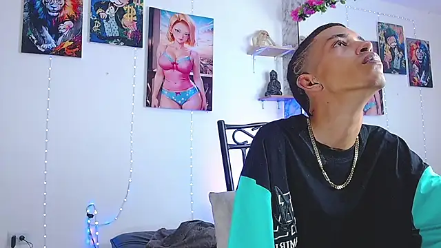 Snapshot of briamhoconor_xh chatting on 09.22.25 briamhoconor xh online show from 09.22.25