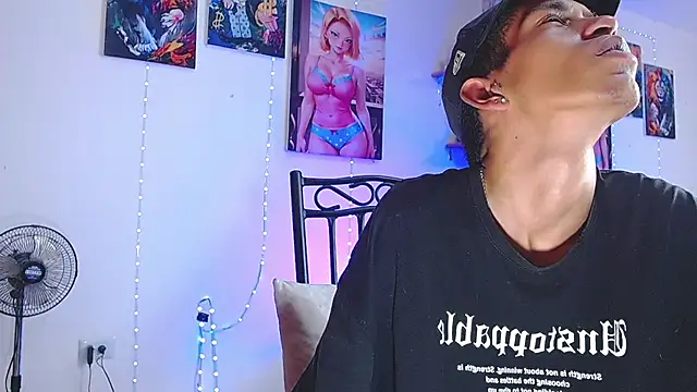 Snapshot of briamhoconor_xh chatting on 10.25.25 briamhoconor xh online show from 10.25.25