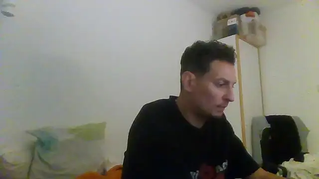 Snapshot of ARTANIS20 chatting on 09.12.25 ARTANIS20 online show from 09.12.25