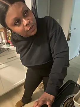 Snapshot of Juicystorm chatting on 09.30.25 Juicystorm online show from 09.30.25