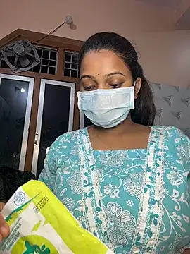 Snapshot of YOURMISTHI chatting on 11.11.25 YOURMISTHI online show from 11.11.25