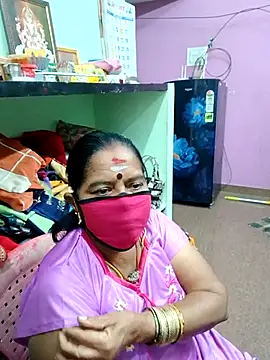 Snapshot of amuthasree chatting on 10.02.25 amuthasree online show from 10.02.25