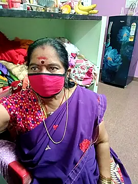 Snapshot of amuthasree chatting on 10.19.25 amuthasree online show from 10.19.25