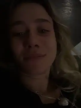 Snapshot of blond-96 chatting on 09.14.25 blond-96 online show from 09.14.25