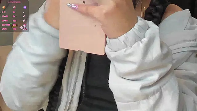 Snapshot of EsmeraldaGrace1 chatting on 09.15.25 EsmeraldaGrace1 online show from 09.15.25