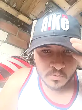 Snapshot of santiii___12 chatting on 10.22.25 santiii   12 online show from 10.22.25