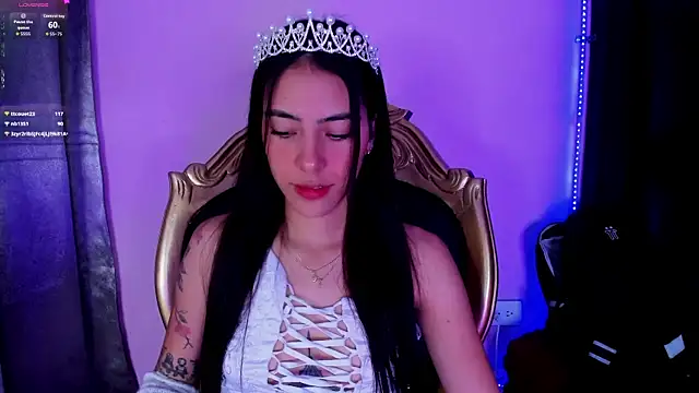 Snapshot of ValkaGrecco chatting on 10.22.25 ValkaGrecco online show from 10.22.25