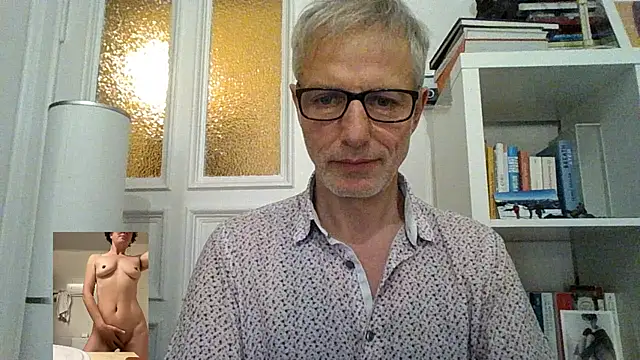 Snapshot of SexyLeon8 chatting on 02.17.25 SexyLeon8 online show from 02.17.25