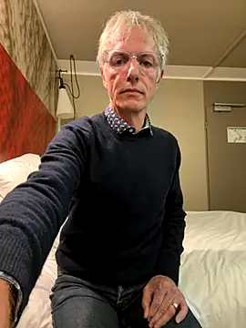 Snapshot of SexyLeon8 chatting on 09.16.25 SexyLeon8 online show from 09.16.25