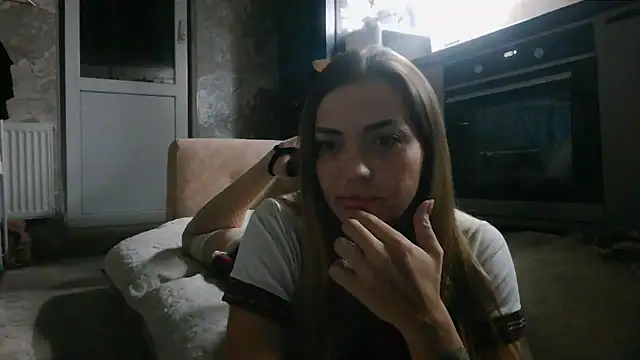 Snapshot of MoonChristie chatting on 09.30.25 MoonChristie online show from 09.30.25