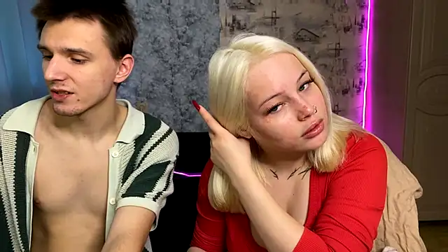 Snapshot of Mia_Sakuraa chatting on 10.20.25 Mia Sakuraa online show from 10.20.25