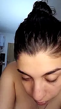 Snapshot of VioletaZein chatting on 11.15.25 VioletaZein online show from 11.15.25