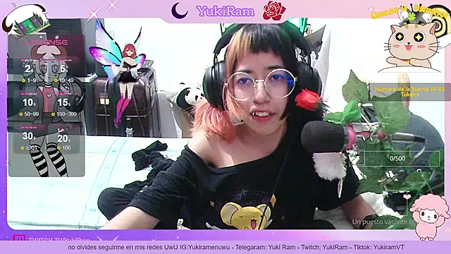 Snapshot of YukiRam chatting on 09.10.25 YukiRam online show from 09.10.25