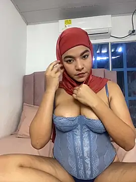 Snapshot of sephora_badawi chatting on 10.19.25 sephora badawi online show from 10.19.25