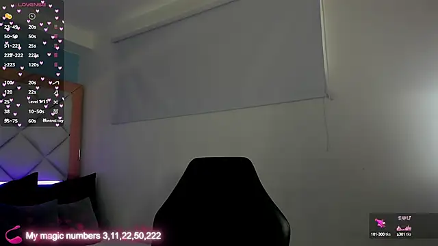 Snapshot of molly_gomezz chatting on 09.21.25 molly gomezz online show from 09.21.25