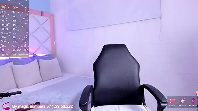 Snapshot of molly_gomezz chatting on 09.23.25 molly gomezz online show from 09.23.25